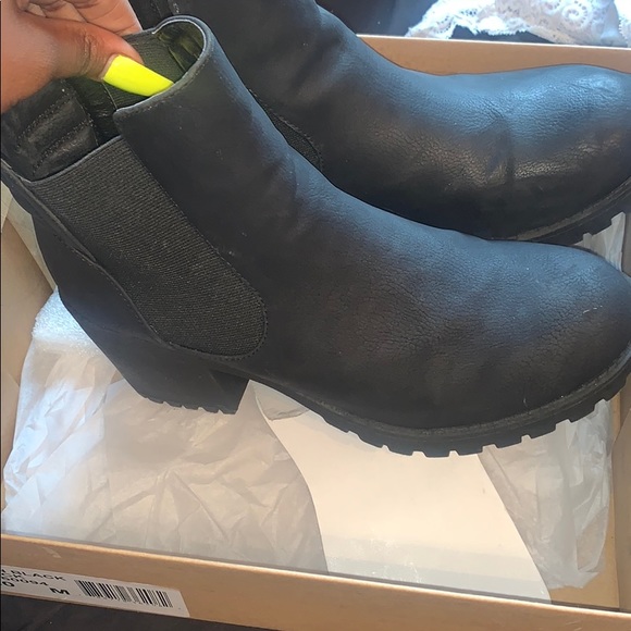 Black booties - Picture 3 of 5